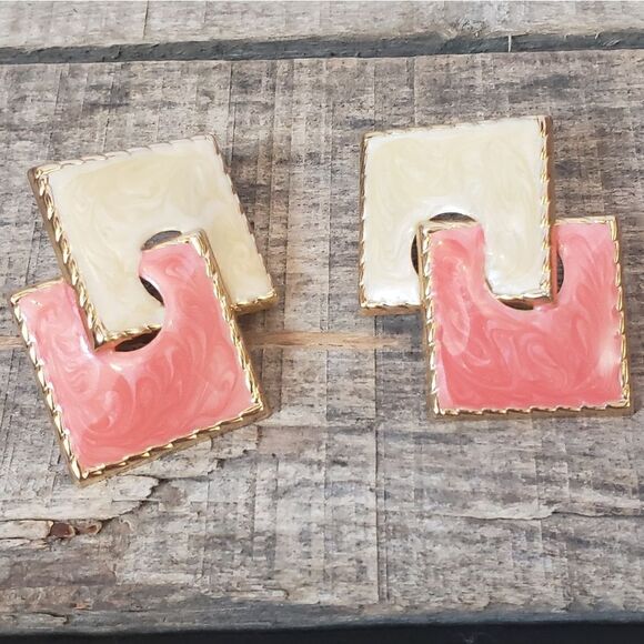 VINTAGE Lightweight Enameled Art Deco Earrings - Picture 1 of 5